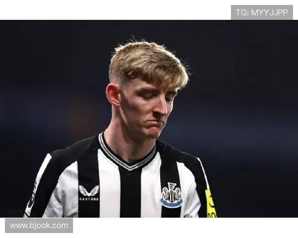 纽卡客场六一屠敌戈登半场四球