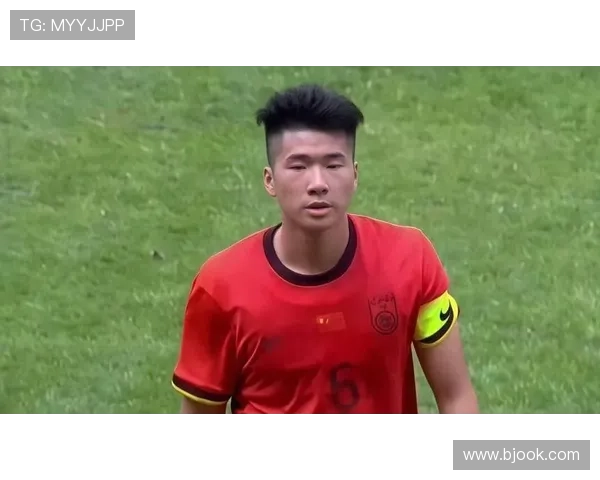 杨铭锐梅开二度难阻澳大利亚胜利